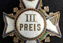 Metál, odznak, vyznamenání?