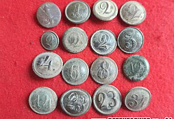 Uniformní knoflíky