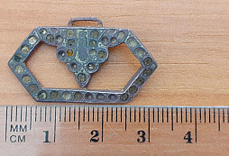 Knoflíčky a přezka? - prosba o pomoc s určením