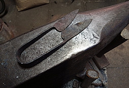 Středověké pružinové nůžky - replika