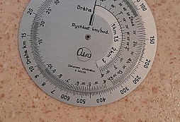 Nález leteckých přístrojů na půdě