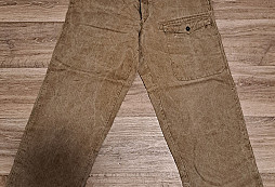 Nějaké vojenské kalhoty