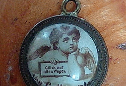 Maličkost z blešáku