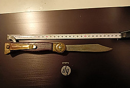 Boční vystřelovací nůž