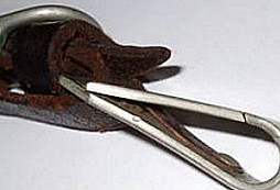 Závěsník na dýku SA 