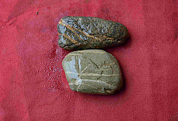 Kameň písmo? A kameň hrot?