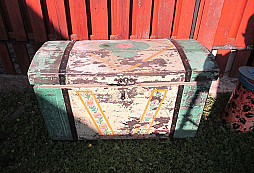 Vojenská truhla R-U