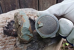 Pokus s magnetismem železné rudy