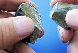 Triboluminiscence, piezoelektřina, křesání a rohovec