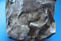 Prosím o určení Al hrnku