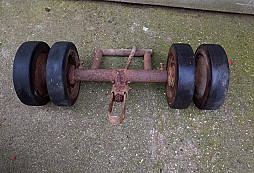 Pojezdová kola z tanku 