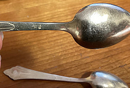 Lžičky stříbrné?