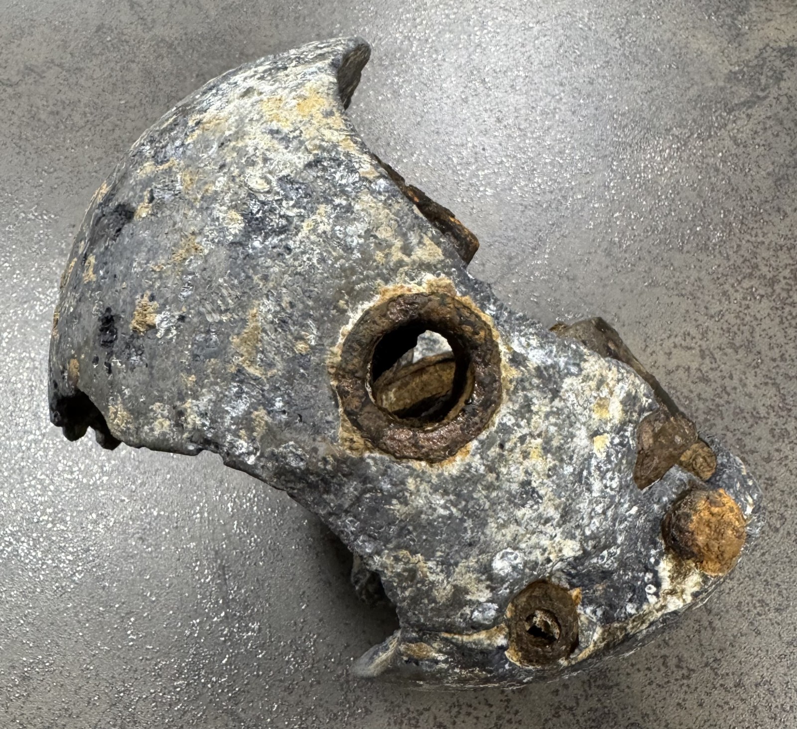 Identifikace součástky z okolí bývalého německého letiště