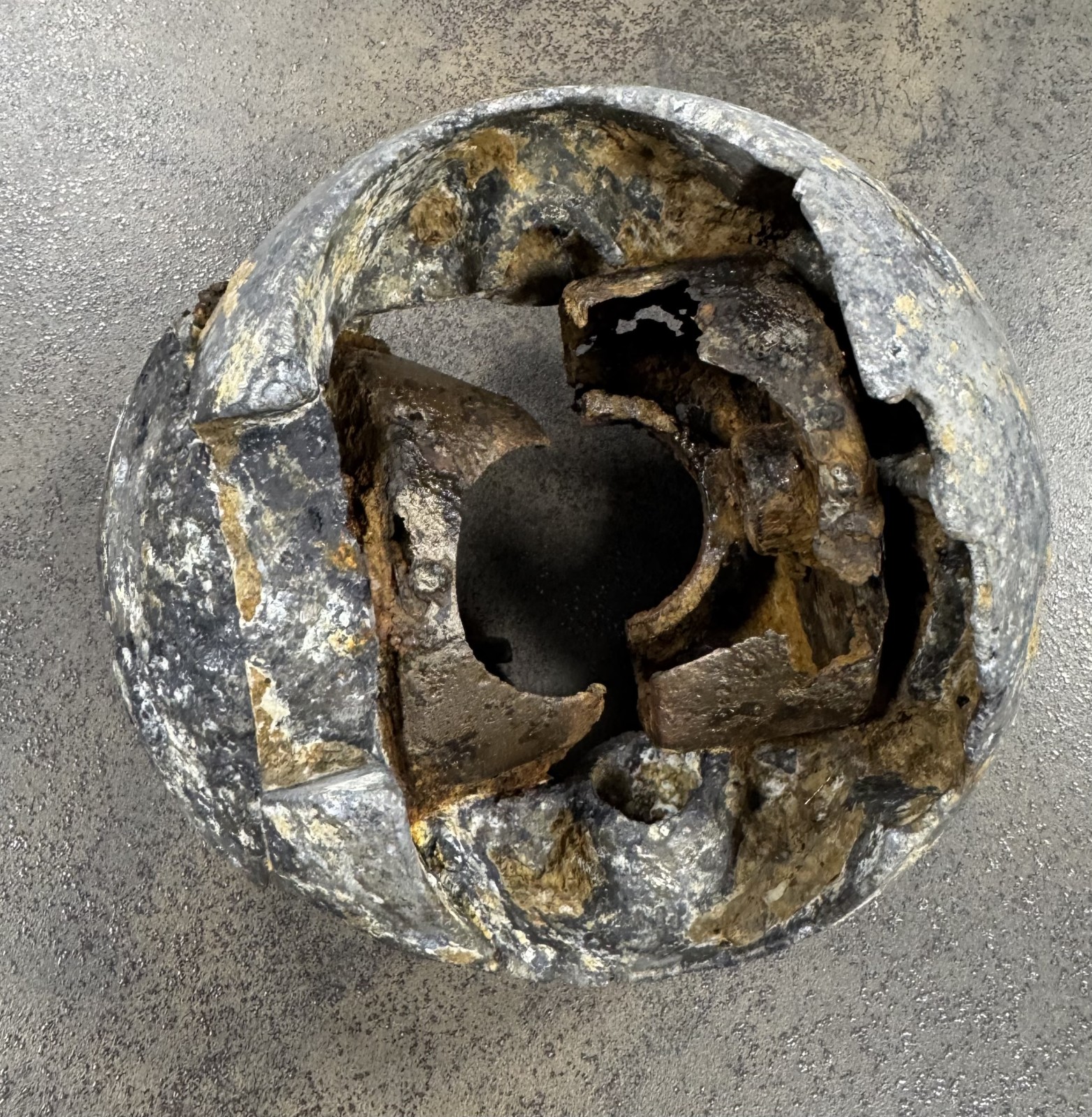 Identifikace součástky z okolí bývalého německého letiště