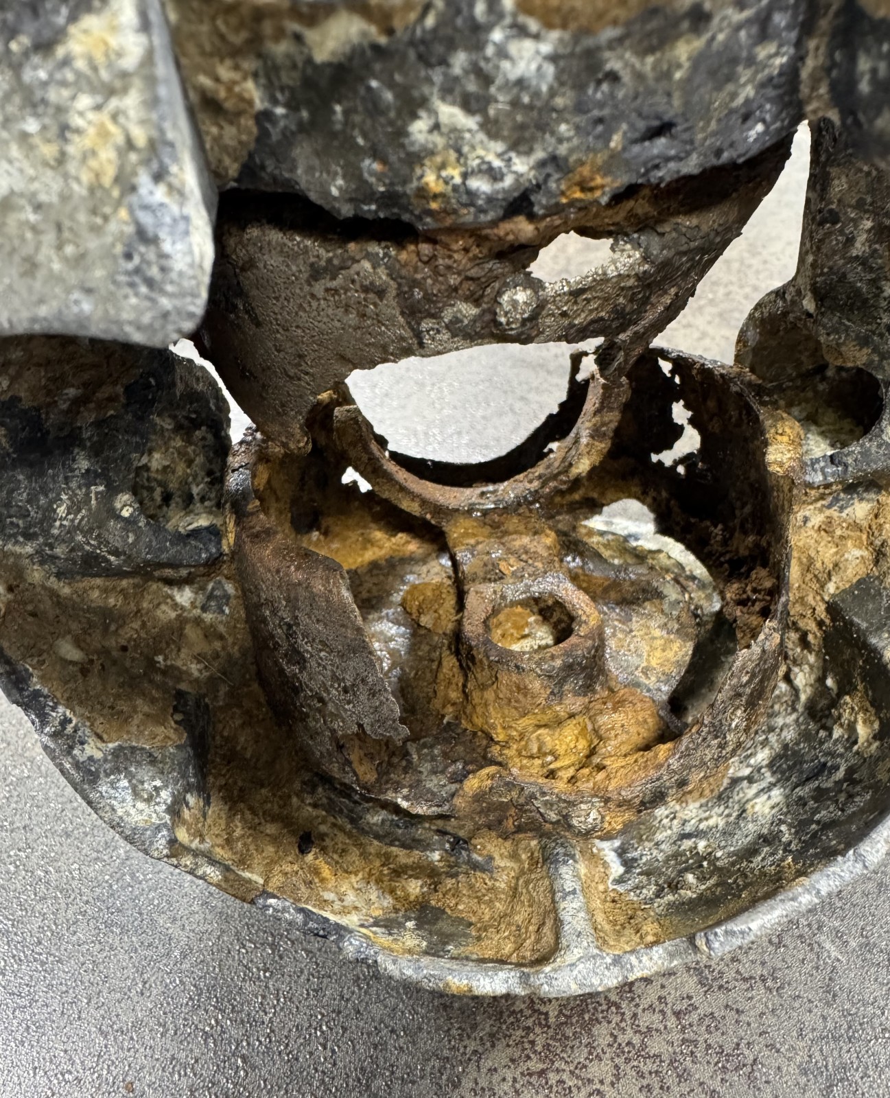 Identifikace součástky z okolí bývalého německého letiště