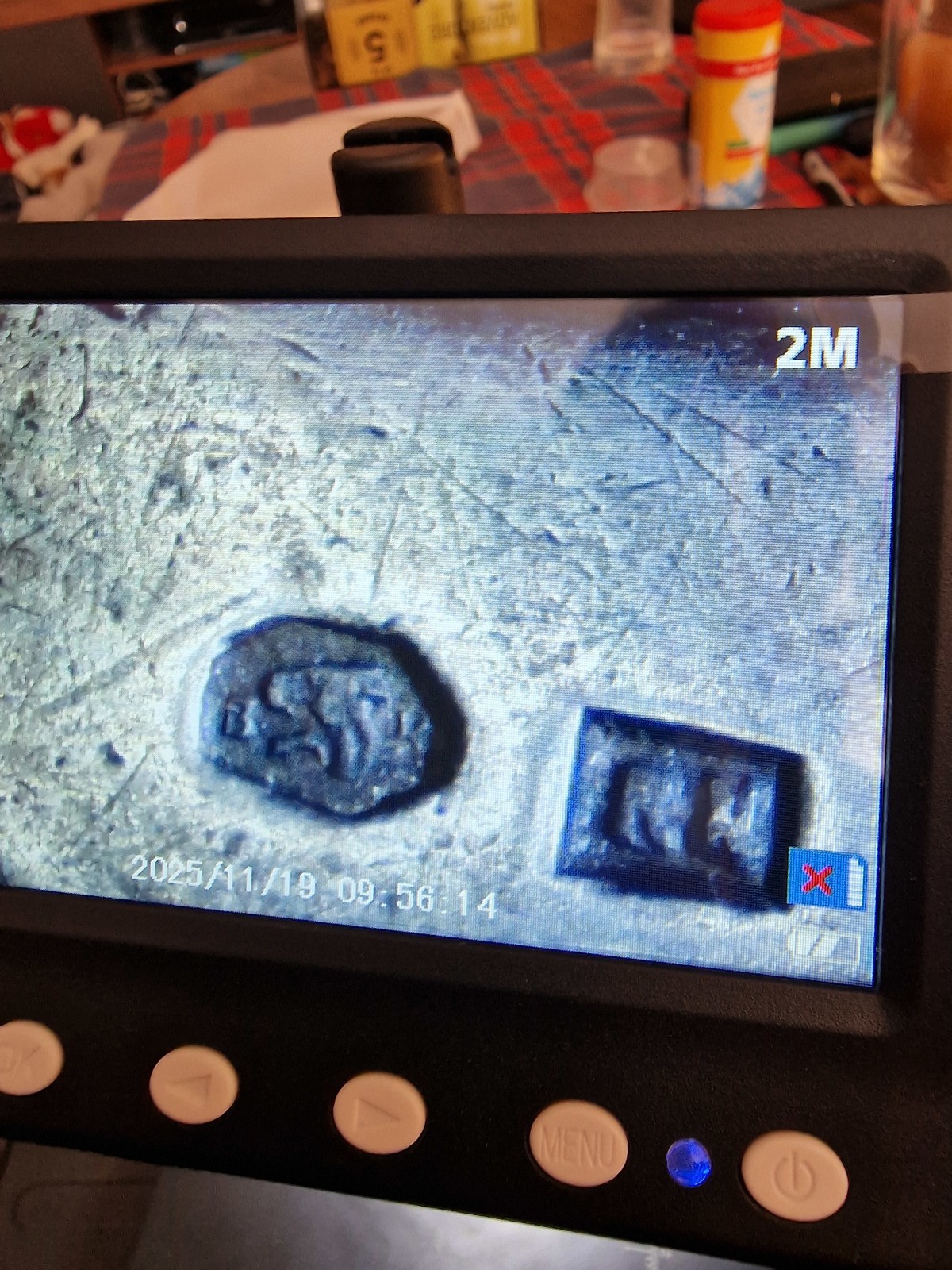 Přívěšek, medailon?