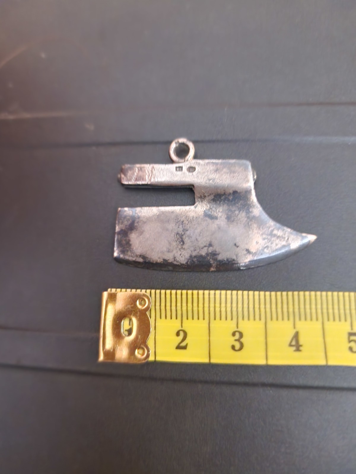 Přívěšek, medailon?