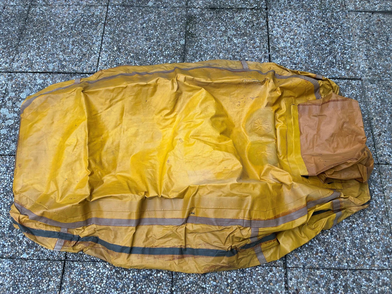 Nafukovaci cln z lietadla luftwaffe