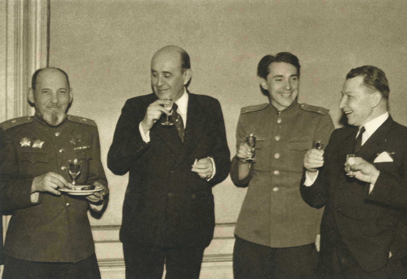 Masaryk na oficiální audienci na sovětském velvyslanectví v Praze